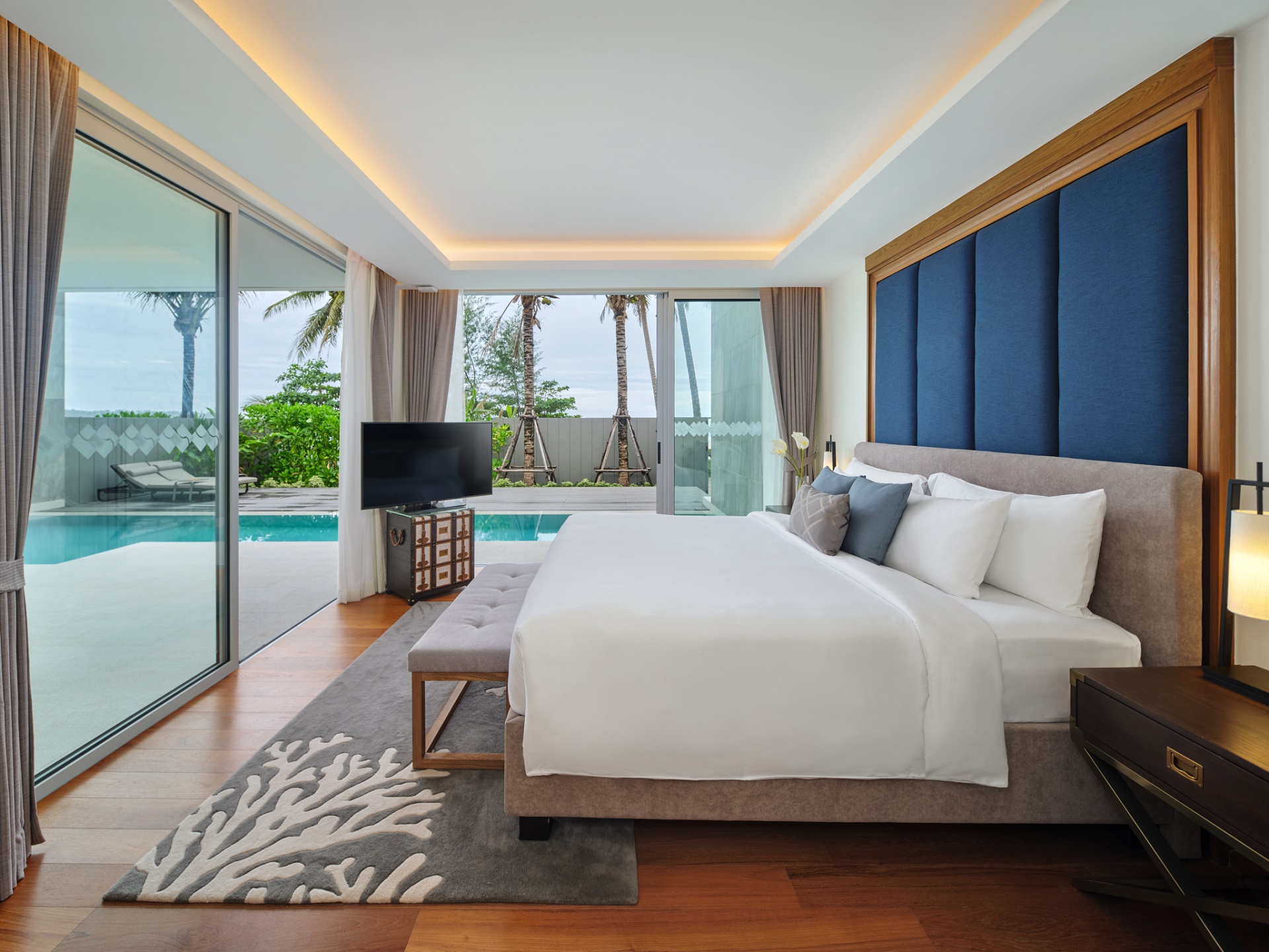 Three-Bedroom Pool Suite Beachfront